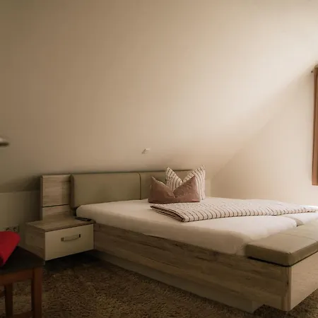 Zum Schnapsbrenner - Garni Hotell