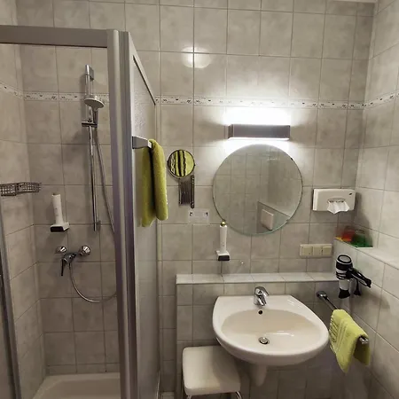 Hotell Zum Schnapsbrenner - Garni *