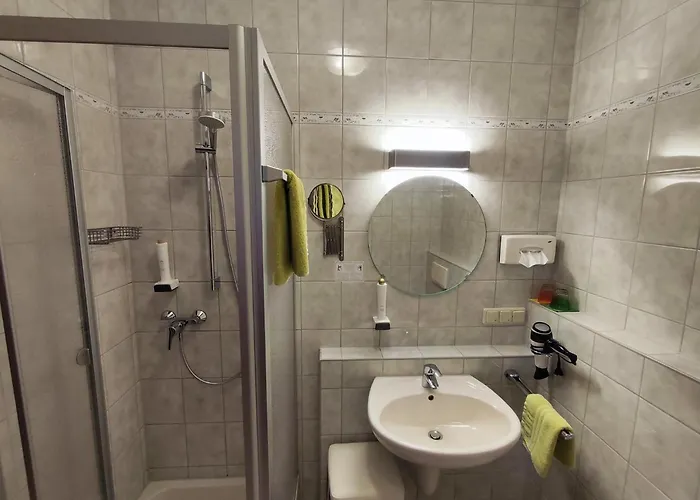 Otel Zum Schnapsbrenner - Garni *